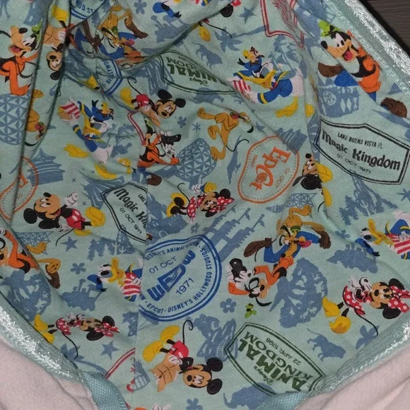 Walt Disney World Disney Parks Minnie Mouse Castle White Hoodie Sweatshirt Small - Picture 10 of 16